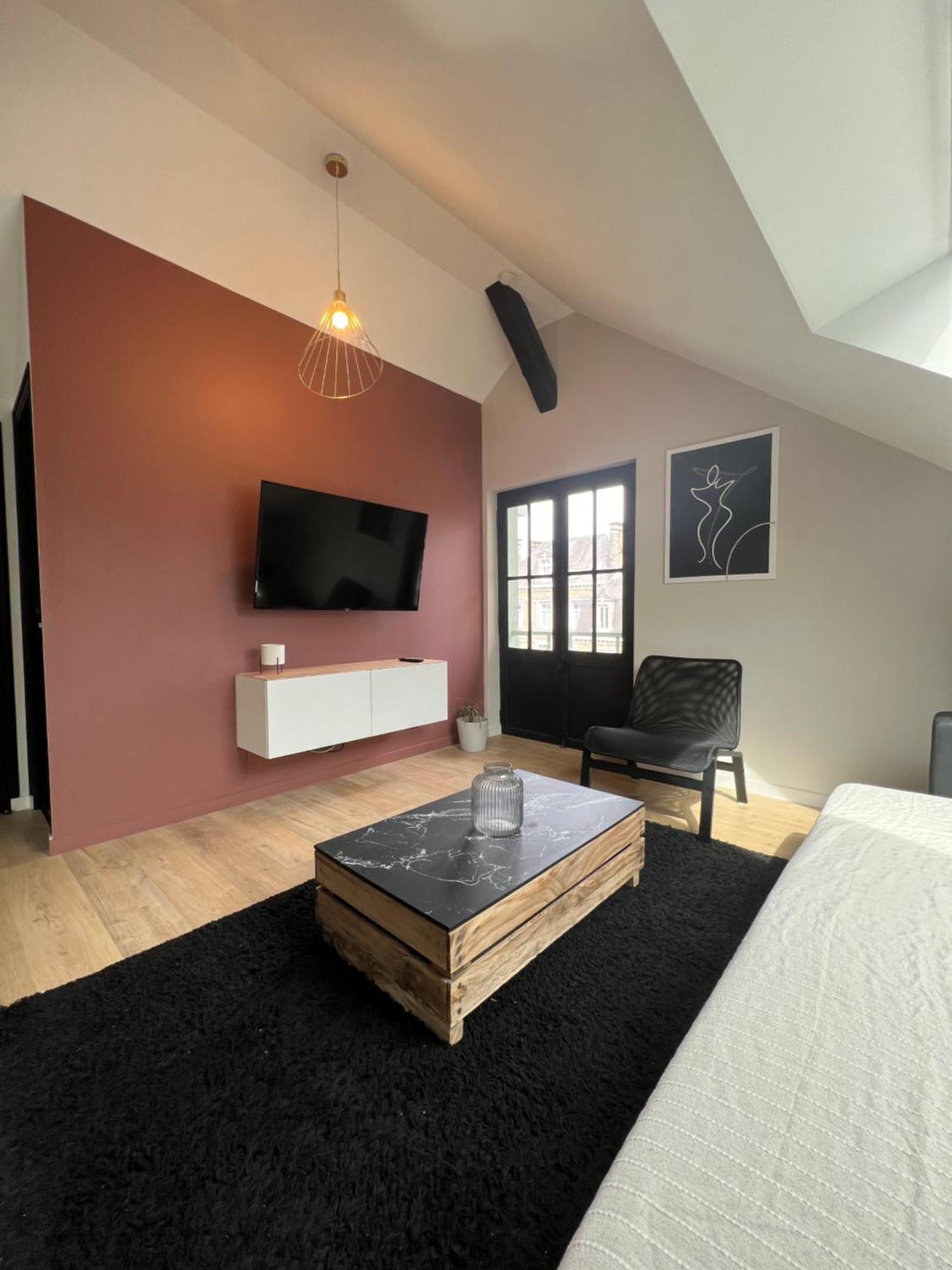 Appartement Spacieux Et Lumineux Proche Du Centre Historique Dol-de-Bretagne Extérieur photo